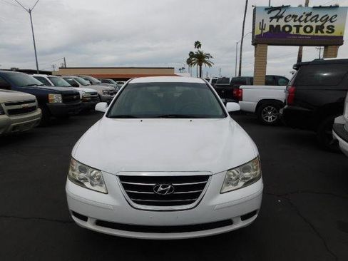 Used 2010 Hyundai Sonata GLS image 2