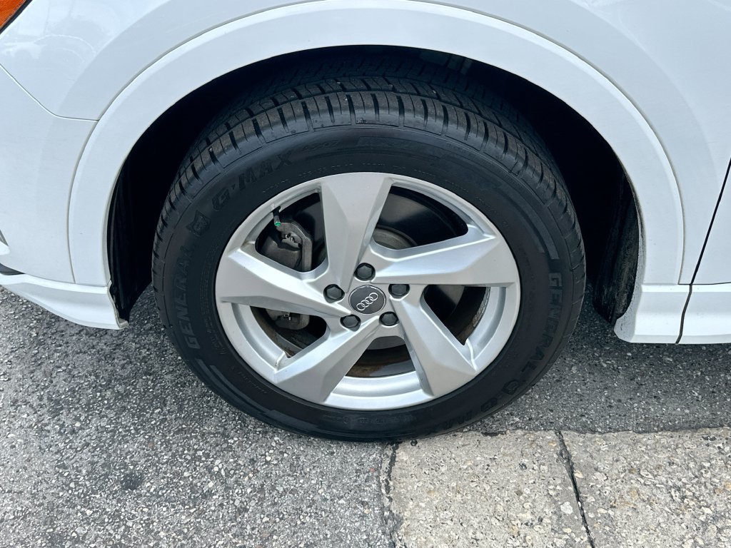 Used 2019 Audi Q3 2.0T Premium AWD/4WD image 31