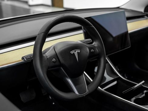 Used 2019 Tesla Model 3 Long Range RWD image 15