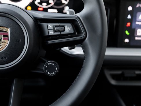 Certified 2026 Porsche Cayenne image 16