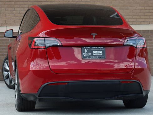 Used 2021 Tesla Model Y 2WD image 10