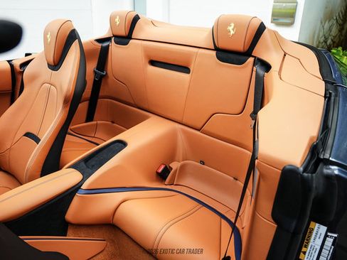 Used 2026 Ferrari Roma Spider RWD image 39