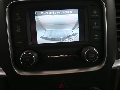 Used 2022 RAM 1500 Classic SLT image 7