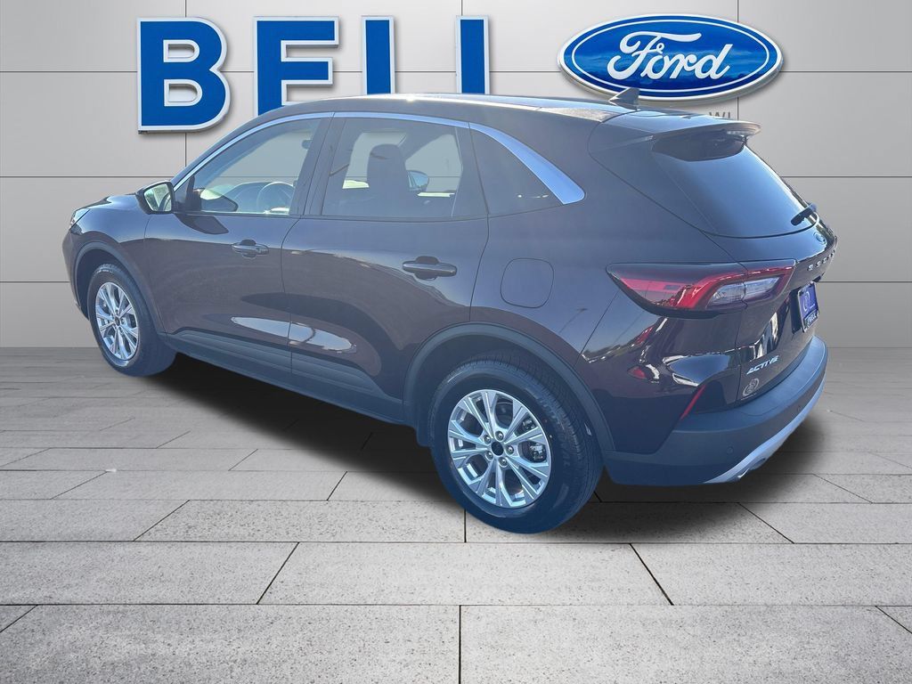 Used 2023 Ford Escape Active w/ Tech Pack #2 AWD/4WD image 6