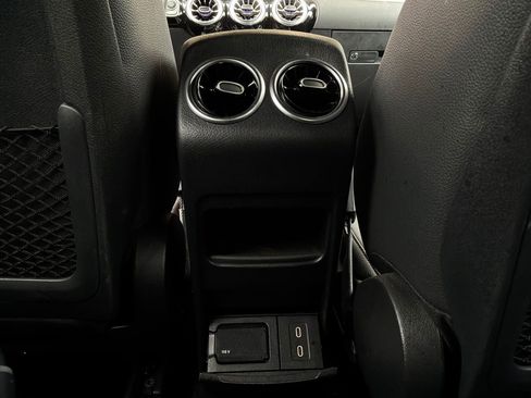 Used 2025 Mercedes-Benz GLA 250 image 14