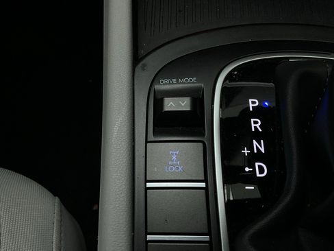 Used 2025 Hyundai Kona SEL image 24