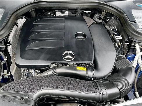 Used 2023 Mercedes-Benz GLC 300 4MATIC Coupe image 9