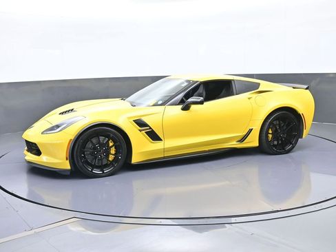 Used 2019 Chevrolet Corvette Grand Sport w/ Carbon Flash Badge Package image 2