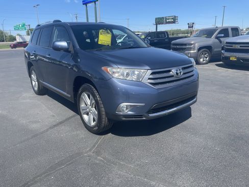 Used 2013 Toyota Highlander Limited AWD/4WD image 2