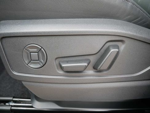 Used 2025 Audi Q5 Premium Plus w/ Premium Plus AWD/4WD image 12