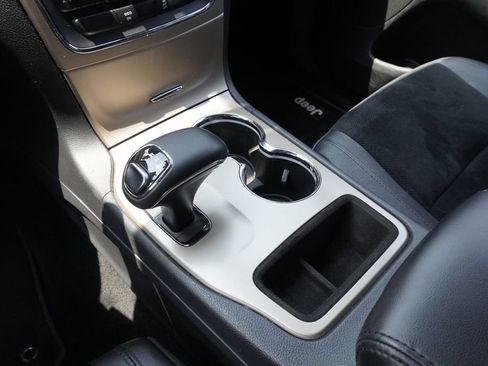Used 2014 Jeep Grand Cherokee Altitude AWD/4WD image 14