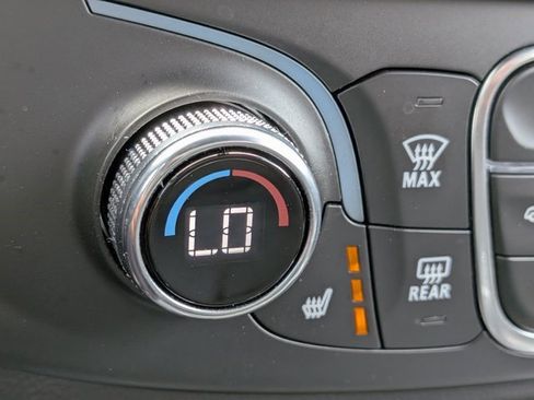 Certified 2023 Chevrolet Traverse LT FWD image 19