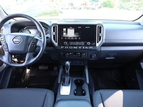 Certified 2025 Nissan Frontier SV w/ SV Convenience Package RWD image 22