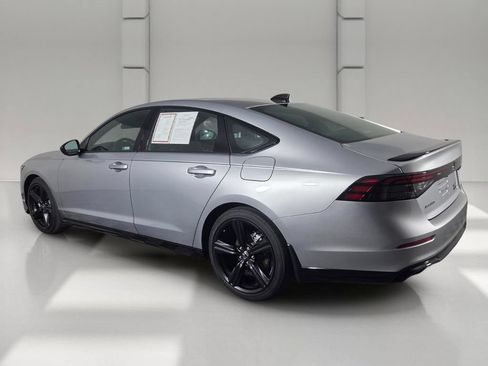 Used 2025 Honda Accord Sport image 6