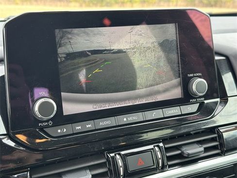 Certified 2024 Nissan Pathfinder SV image 30