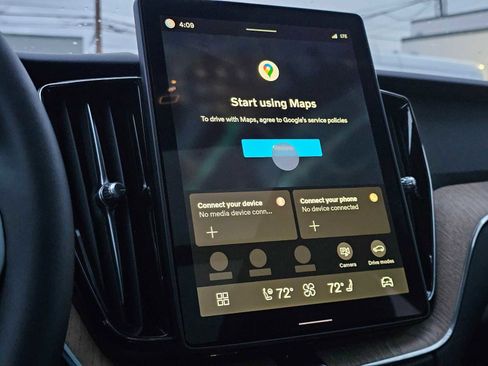 New 2026 Volvo XC60 B5 Plus w/ Climate Package image 23