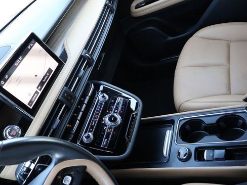 Used 2020 Lincoln Corsair Reserve image 21