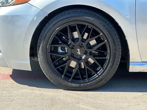 Used 2018 Toyota Camry SE w/ Moonroof Package FWD image 25