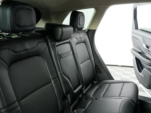 Used 2024 Lincoln Corsair Premiere w/ Equipment Group 101A image 20