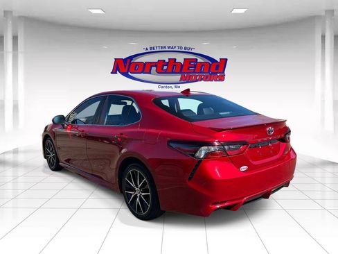 Used 2024 Toyota Camry SE image 5