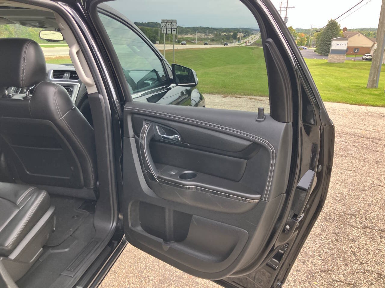 Used 2017 GMC Acadia Limited SLT AWD/4WD image 25