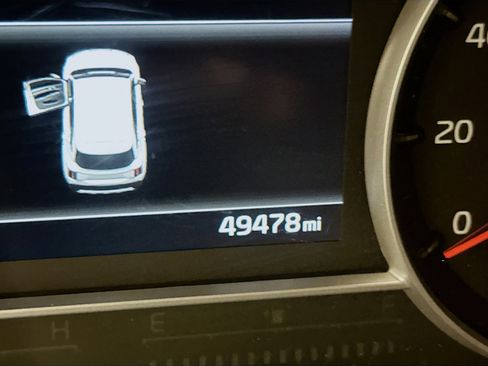 Used 2023 Kia Sorento LX image 19