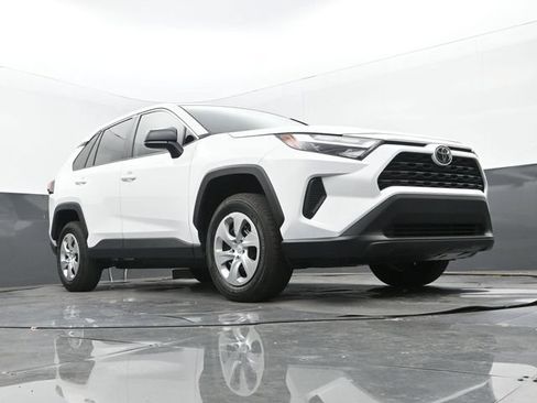 Used 2025 Toyota RAV4 LE FWD image 22