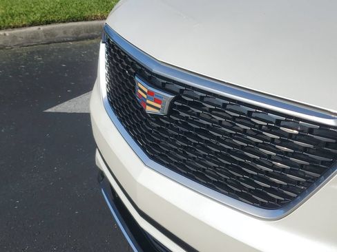 Certified 2023 Cadillac XT6 Premium Luxury w/ Technology Package FWD image 9