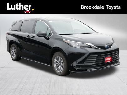 Used 2025 Toyota Sienna LE