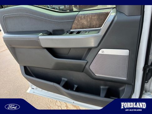 Used 2021 Ford F150 Lariat w/ Equipment Group 502A High AWD/4WD image 13