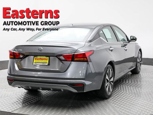 Used 2022 Nissan Altima 2.5 SV image 5