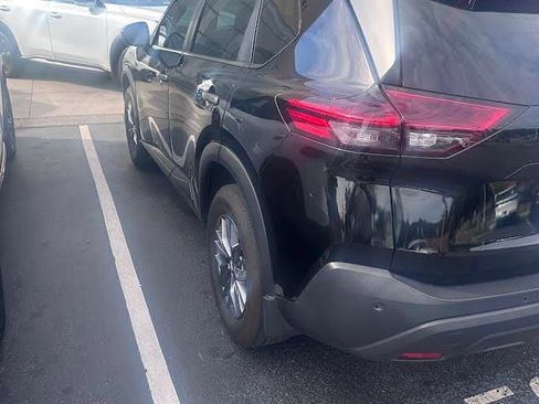 Used 2021 Nissan Rogue S AWD/4WD image 3