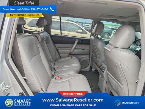 Used 2012 Toyota Highlander SE FWD image 15