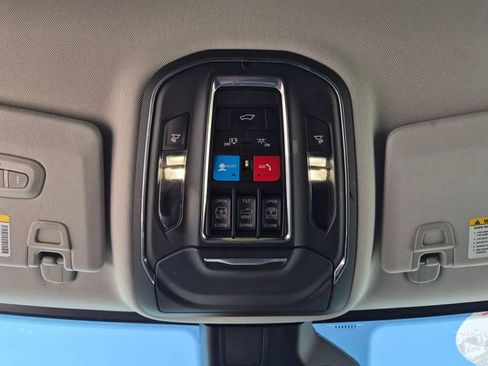 Used 2023 Jeep Grand Cherokee L Limited AWD/4WD image 37