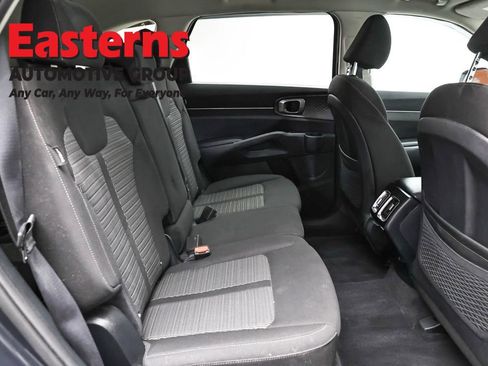 Used 2024 Kia Sorento LX image 23