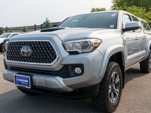 Used 2019 Toyota Tacoma TRD Sport AWD/4WD image 2