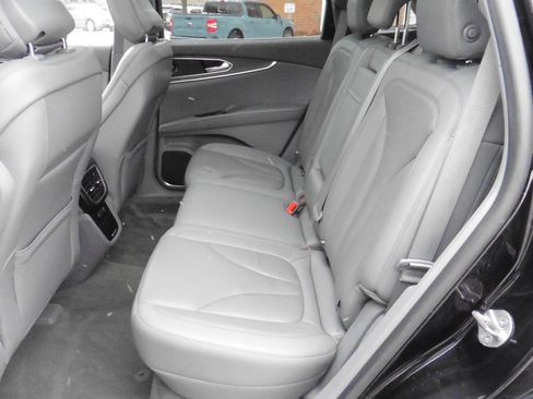 Used 2020 Lincoln Nautilus Reserve w/ Equipment Group 201A image 14