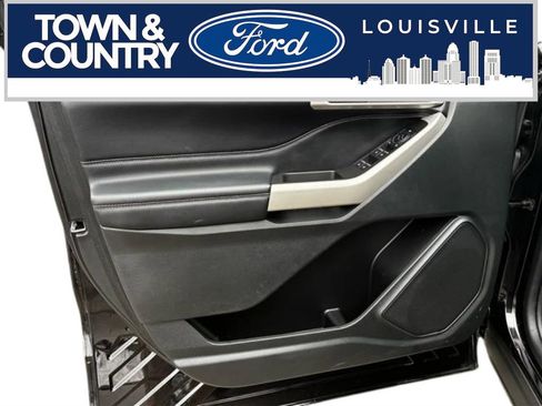 Used 2024 Ford Explorer XLT w/ Equipment Group 202A RWD image 14