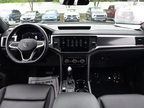 Used 2023 Volkswagen Atlas Cross Sport SEL image 7