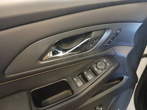 Used 2020 Chevrolet Traverse Premier w/ Redline Edition AWD/4WD image 18