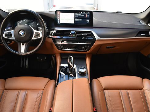 Used 2023 BMW M550i xDrive w/ Executive Package image 29