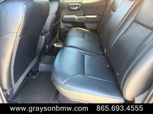 Used 2019 Toyota Tacoma TRD Off-Road AWD/4WD image 14