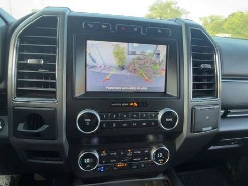 Used 2020 Ford Expedition XLT w/ Equipment Group 202A AWD/4WD image 13