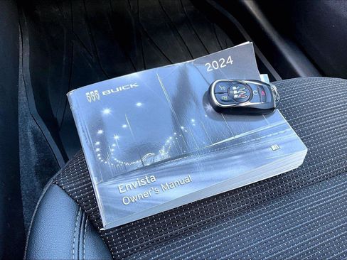 Used 2024 Buick Envista Preferred w/ Convenience I Package FWD image 11