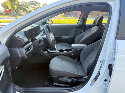 Used 2025 Kia K4 FWD image 20