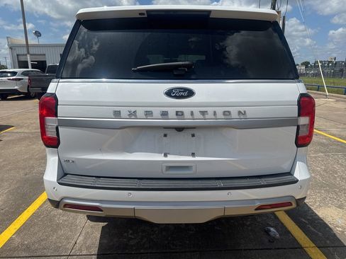Used 2022 Ford Expedition XLT RWD image 4