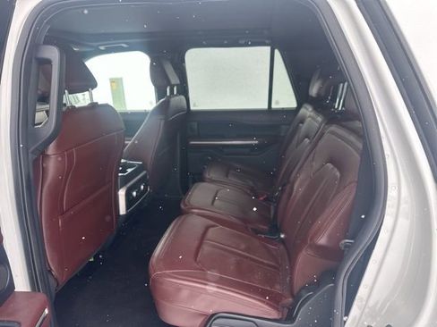 Used 2022 Ford Expedition Max Limited image 19