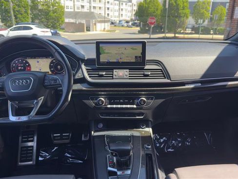 Used 2018 Audi SQ5 Prestige w/ Prestige Package AWD/4WD image 8