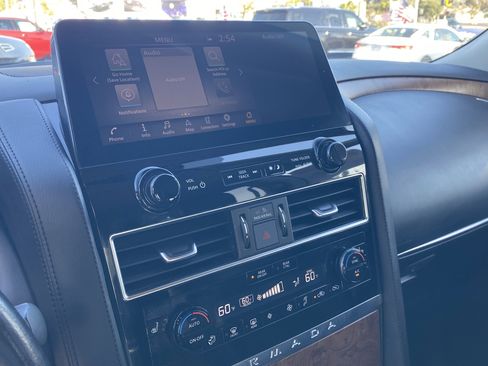 Used 2023 Nissan Armada SL w/ Captain's Chairs Package image 20