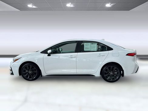 Used 2024 Toyota Corolla SE FWD image 2